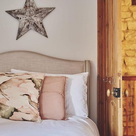 Large Stylish Luxury Cotswold Cottage - Ideal For Families, W/ Ev Charging Andoversford Bagian luar foto