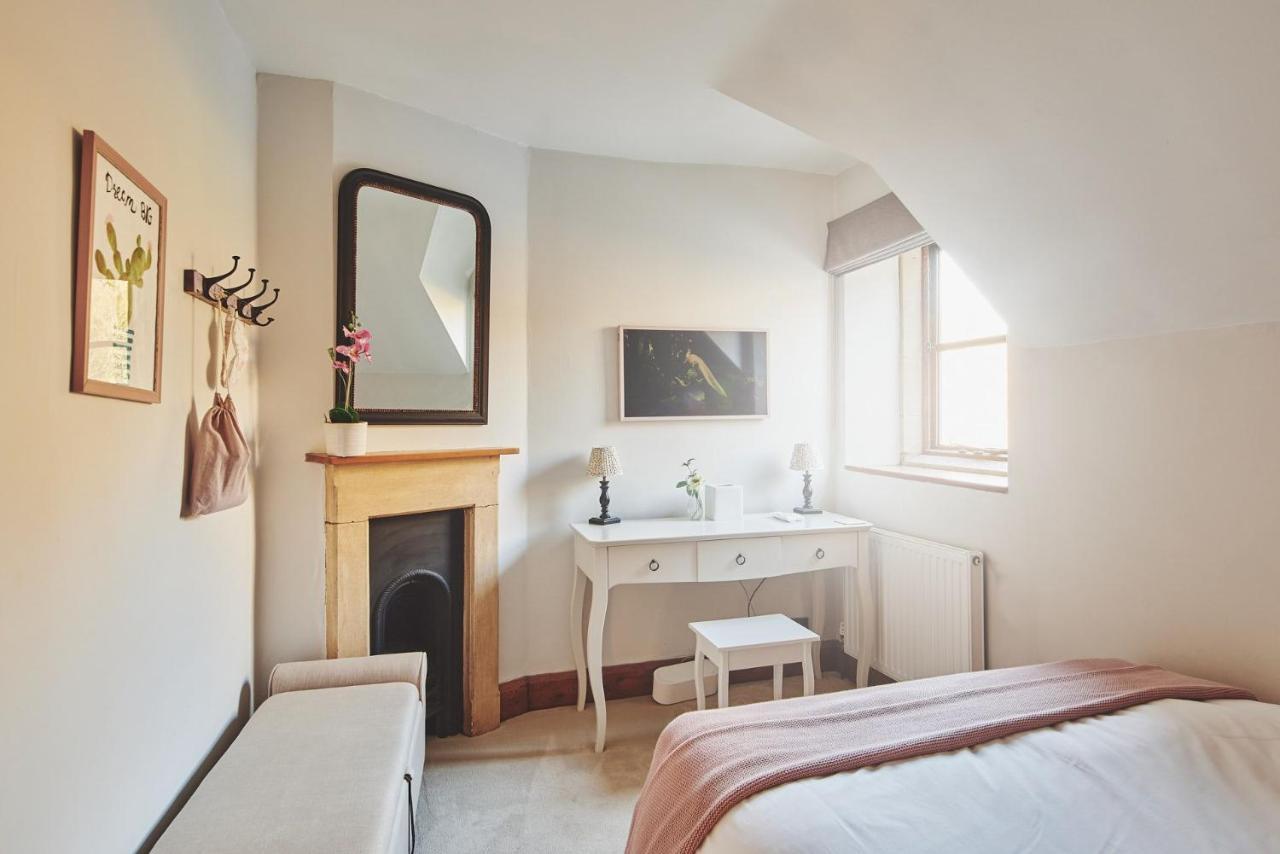 Large Stylish Luxury Cotswold Cottage - Ideal For Families, W/ Ev Charging Andoversford Bagian luar foto