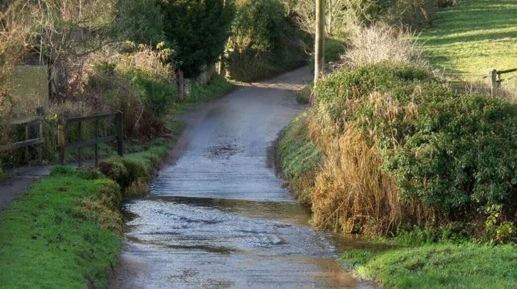 Large Stylish Luxury Cotswold Cottage - Ideal For Families, W/ Ev Charging Andoversford Bagian luar foto