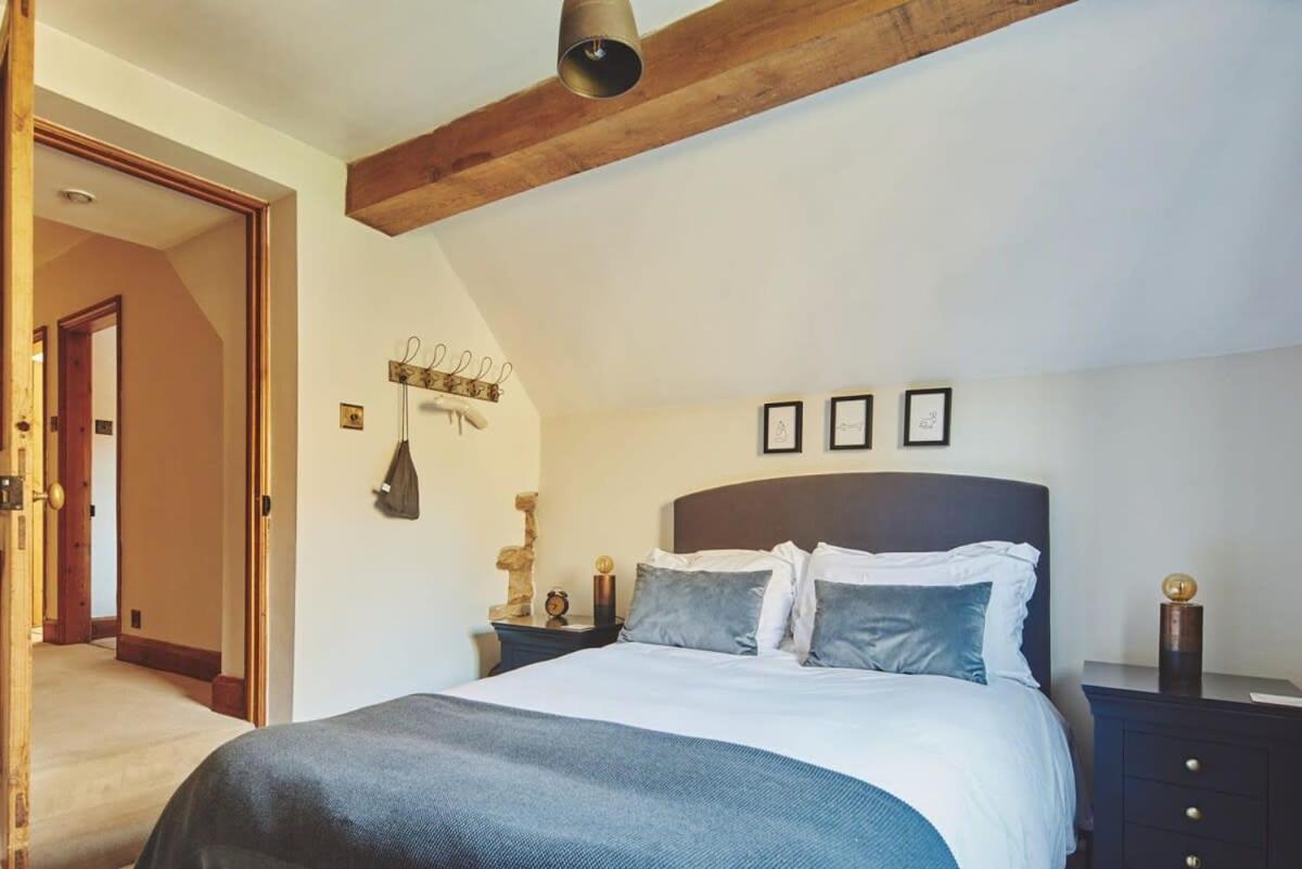 Large Stylish Luxury Cotswold Cottage - Ideal For Families, W/ Ev Charging Andoversford Bagian luar foto